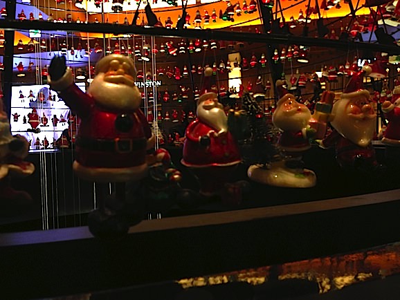 ミッドタウンガレリア　サンタツリー