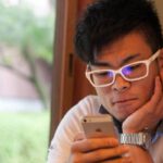 gori-looking-at-iphone