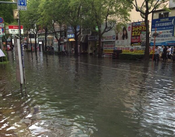 台風15号の影響で天神が悲惨なことに
