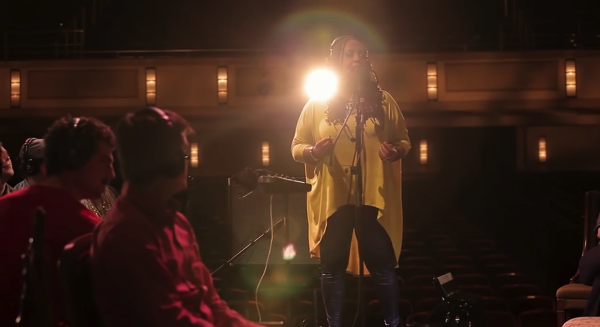 1人でハモるLalah Hathaway