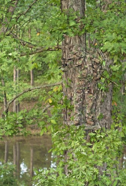 Soldiers camouflaging is amazing