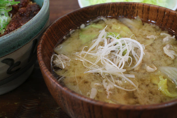 矢場とん「みそかつ丼」