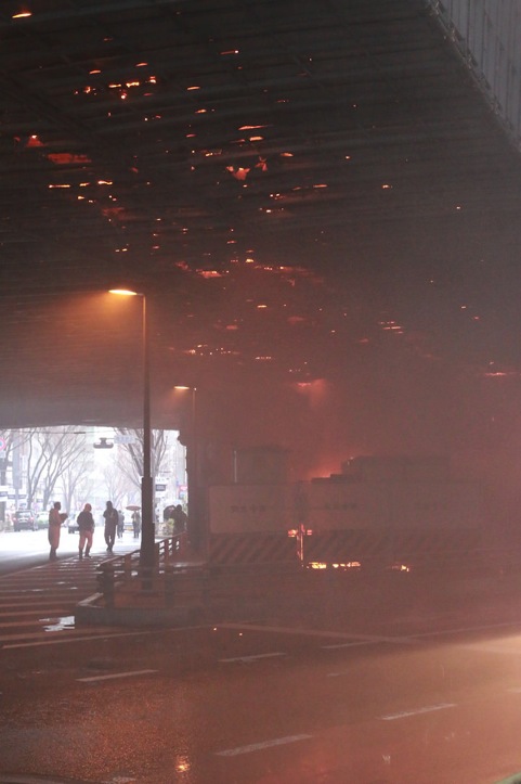 渋谷首都高三号線で大きな火事