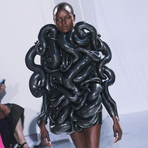 Ununderstandable fashion