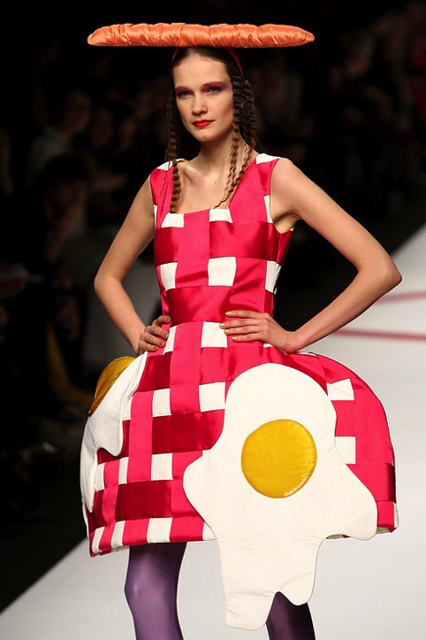 Ununderstandable fashion