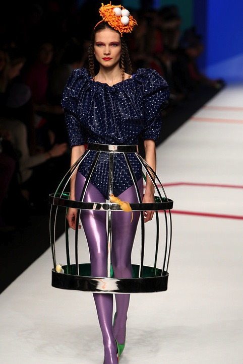 Ununderstandable fashion