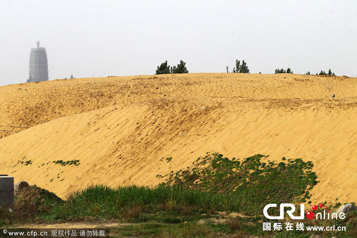 China tries to make lake but ends in desert