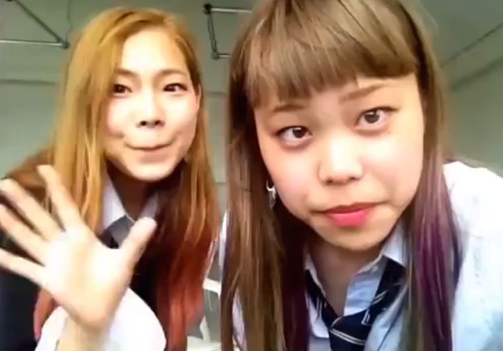 女子高生による「扉あけて」口パクが酷すぎる