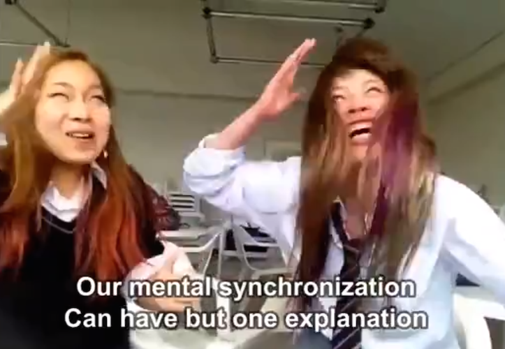 女子高生による「扉あけて」口パクが酷すぎる