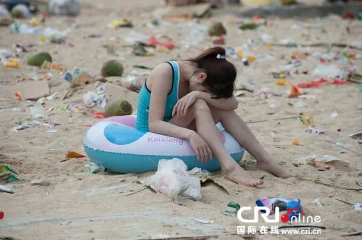 Tons of trash on the chinese beach