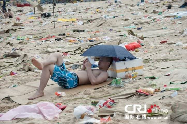 Tons of trash on the chinese beach
