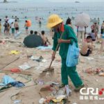 tons-of-trash-on-the-chinese-beach-4.jpg