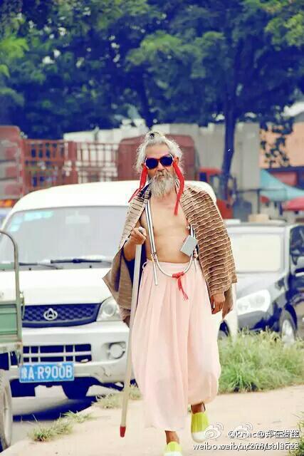 china-luoyang-chinese-most-fashionable-homeless-person-in-history-5.jpg