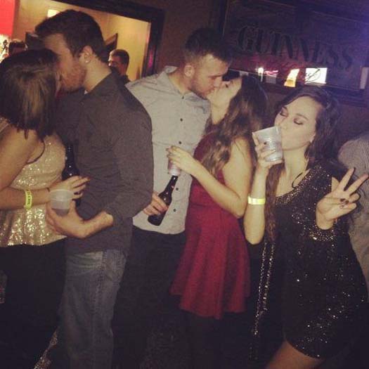 ぼっちが前向きに独り身を楽しむ瞬間を捉えた写真