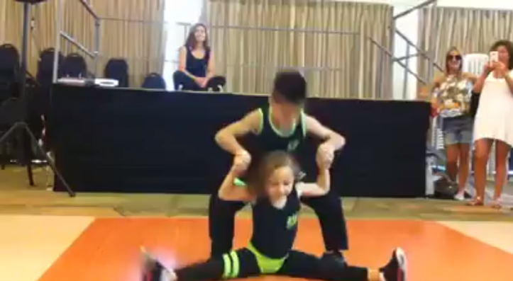 ラテン系ダンサー少年・少女