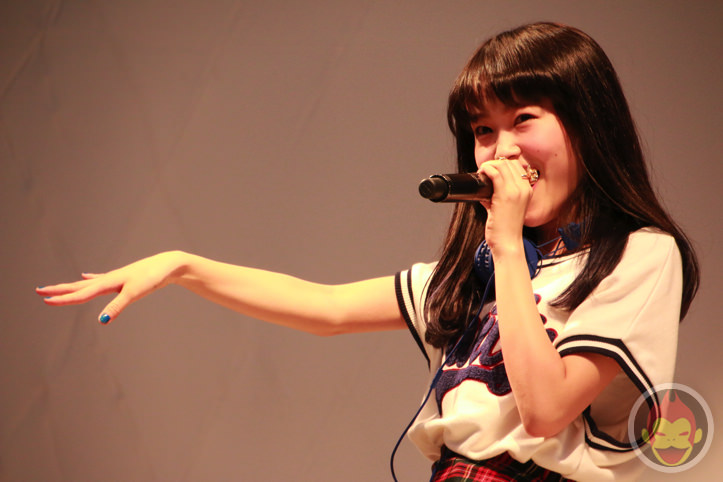 川崎ラゾーナで歌うLittle Glee Monster