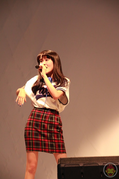 川崎ラゾーナで歌うLittle Glee Monster