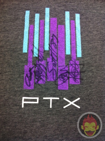 Pentatonixのメンバー全員の直筆サイン入りTシャツを限定1名にプレゼント