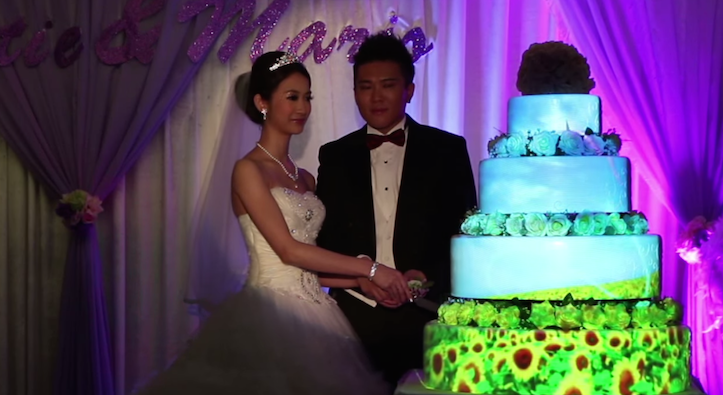 Projection mapping wedding cake