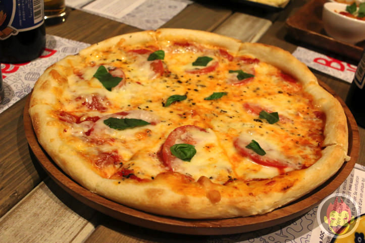 LIGの運営するゲストハウス「LAMP」の豪華過ぎるディナー