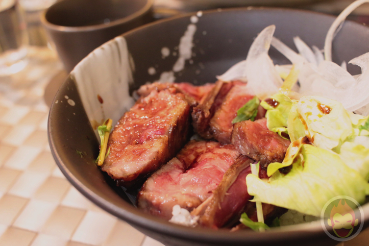 渋谷でレアステーキ丼を食べられる「松五郎」