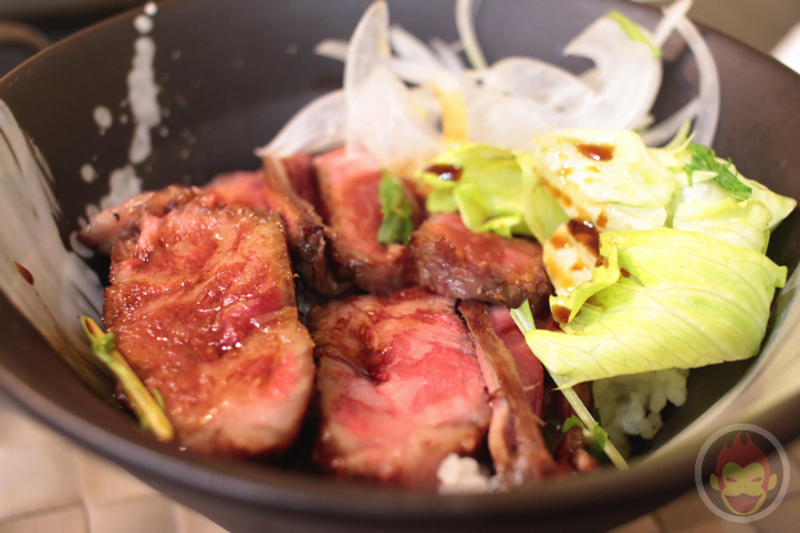 渋谷でレアステーキ丼を食べられる「松五郎」