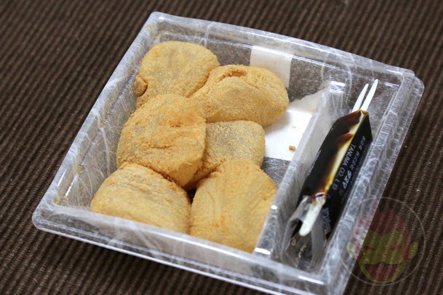 セブンの冷やしわらび餅 黒蜜をかけてつるり