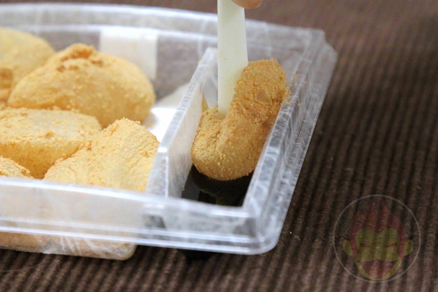 セブンの冷やしわらび餅 黒蜜をかけてつるり