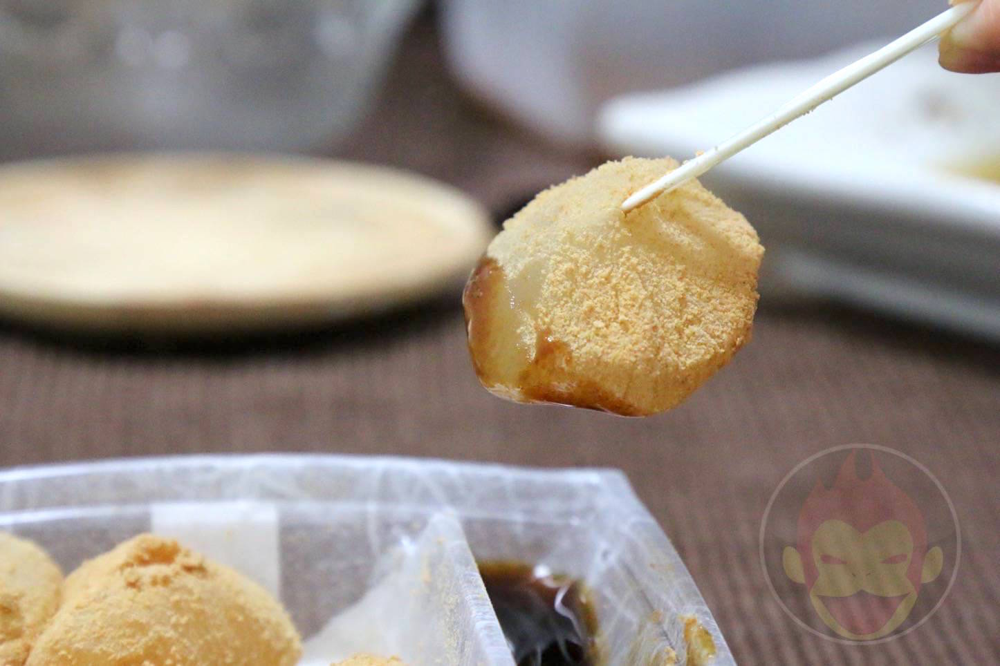 セブンの冷やしわらび餅 黒蜜をかけてつるり