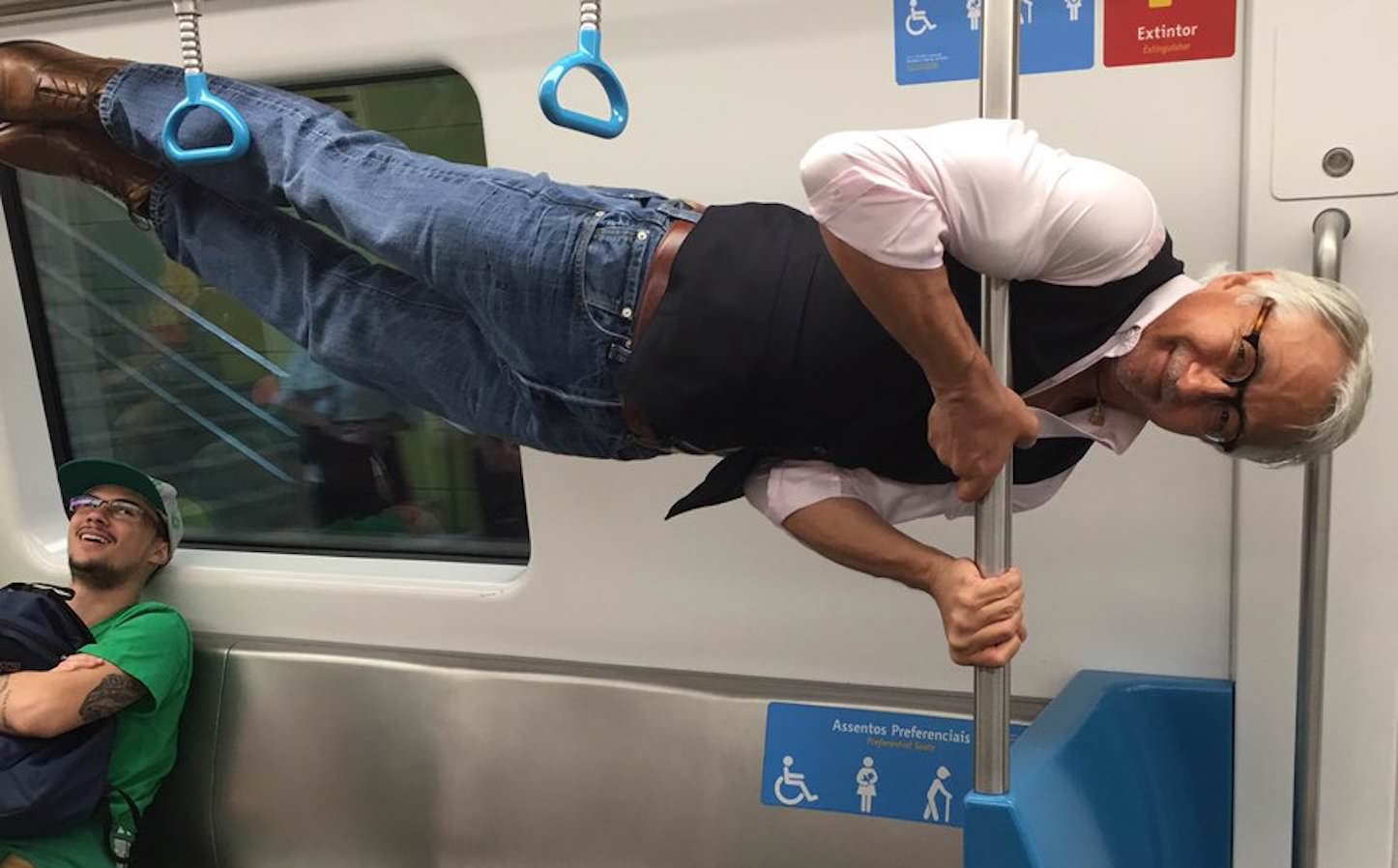 Super Grandpa Gymnist