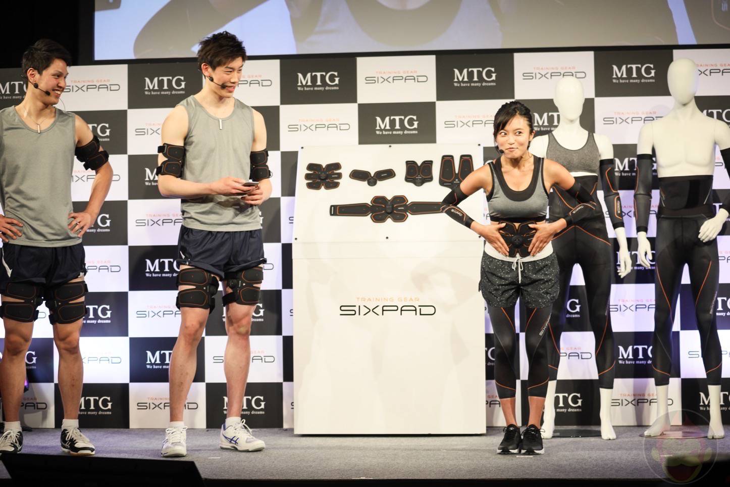SIXPADの新製品発表会で腹筋を追い込まれるこじるり