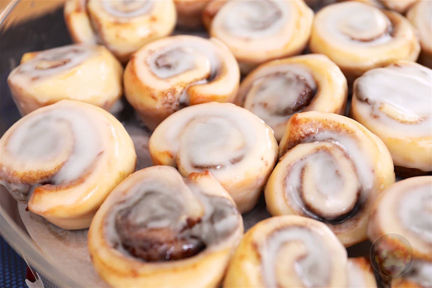 Petite-Cinnamon-Rolls-04.jpg