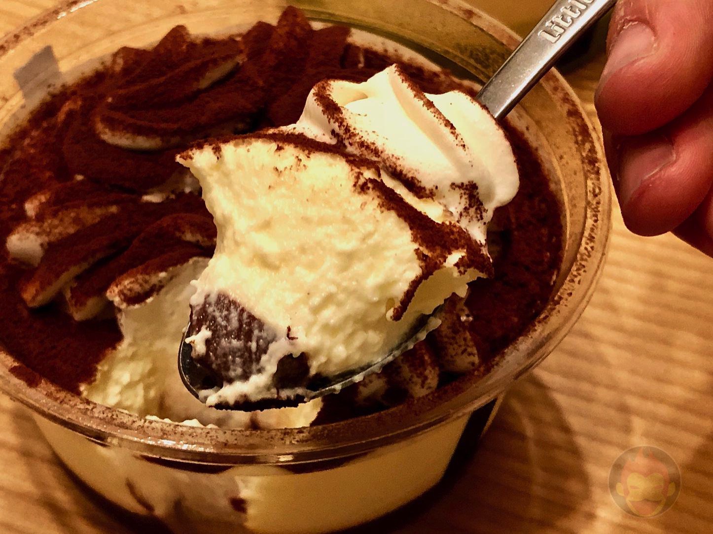 「濃厚ティラミス」と「宇治抹茶ドゥーブルフロマージュ」