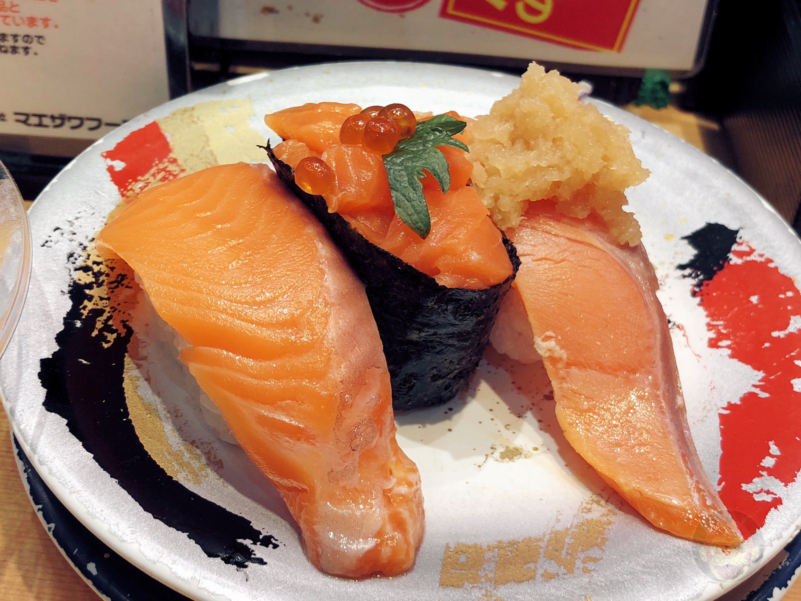 フードコート内の回転寿司「二代目ぐるめ亭 ラゾーナ川崎店」