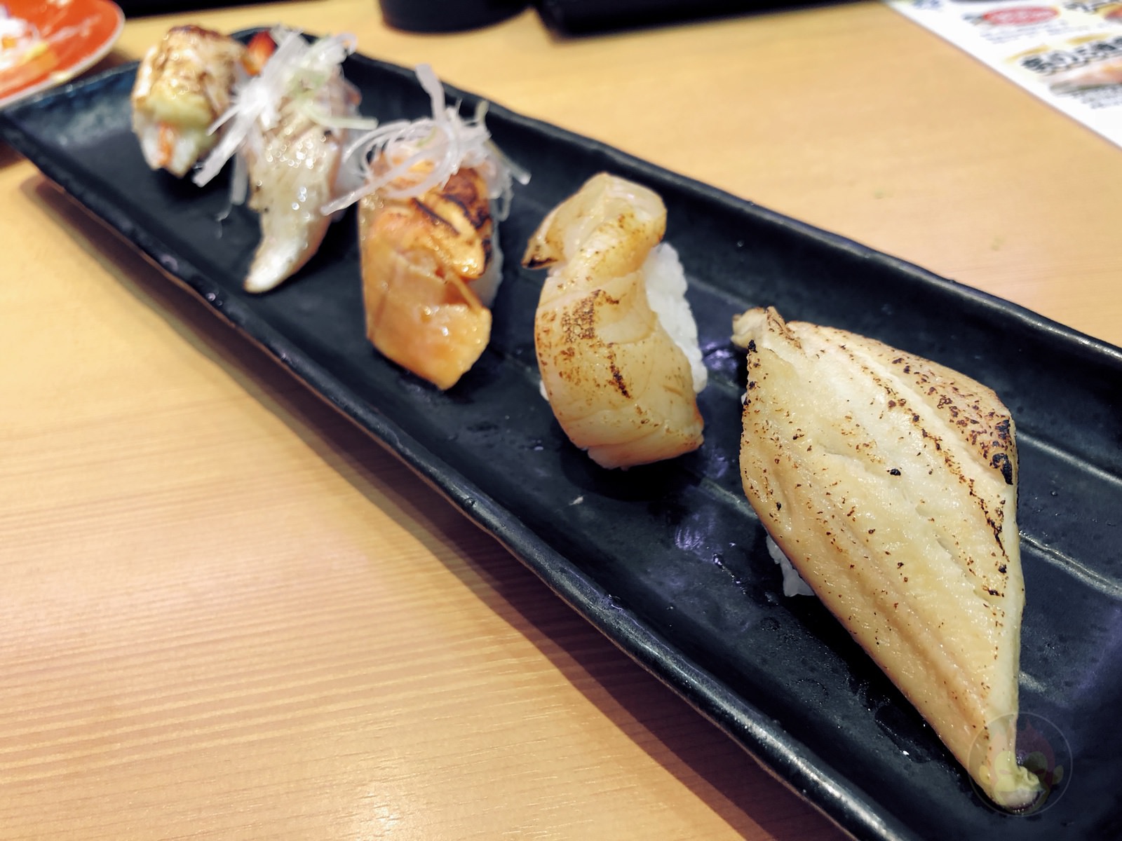 フードコート内の回転寿司「二代目ぐるめ亭 ラゾーナ川崎店」