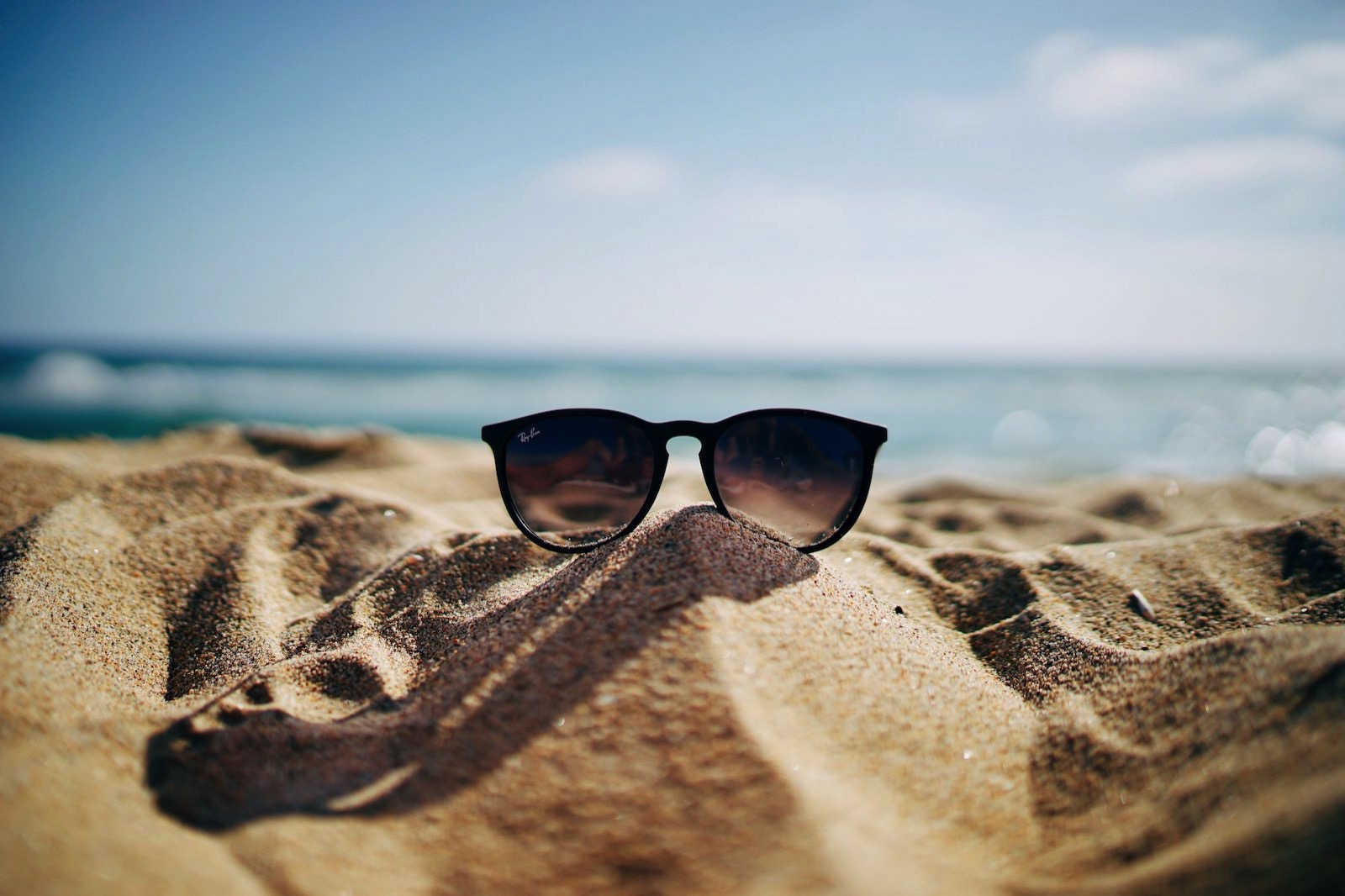 Ethan robertson 134952 unsplash summer and sunglasses
