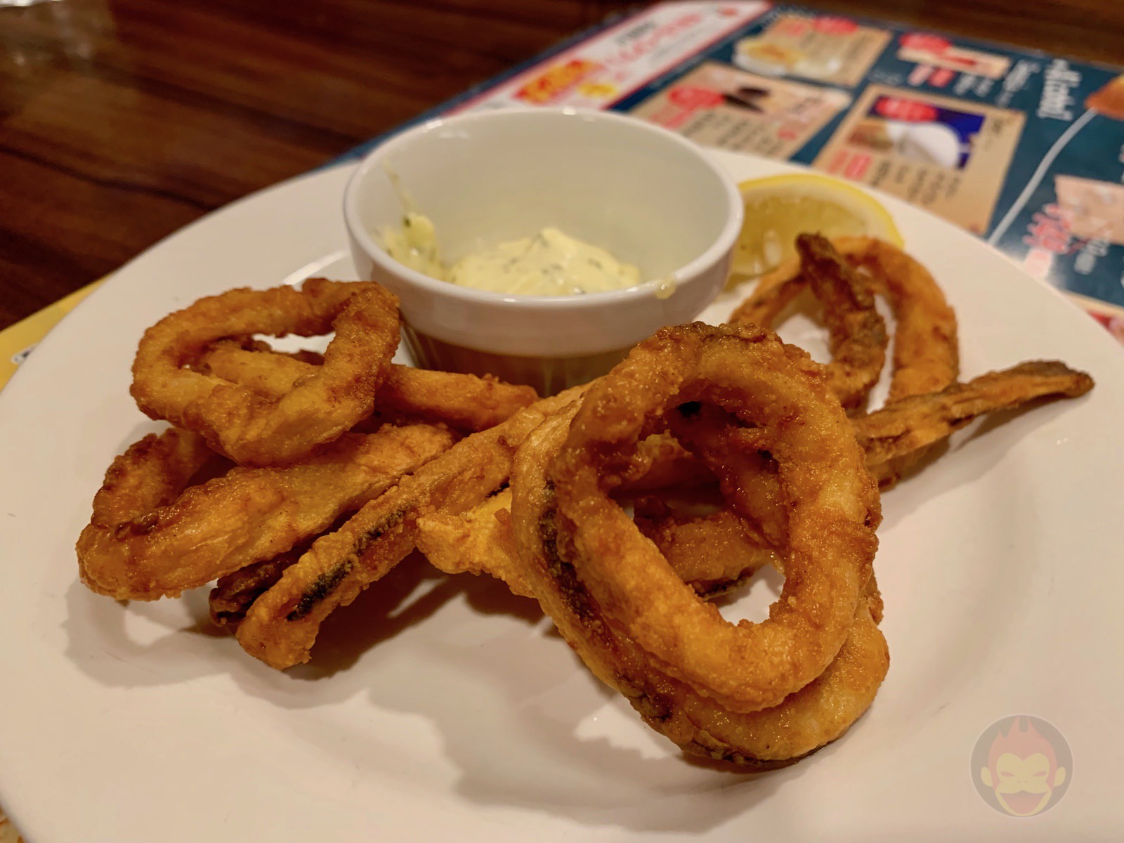 4 men eat dinner at Jonathans 13