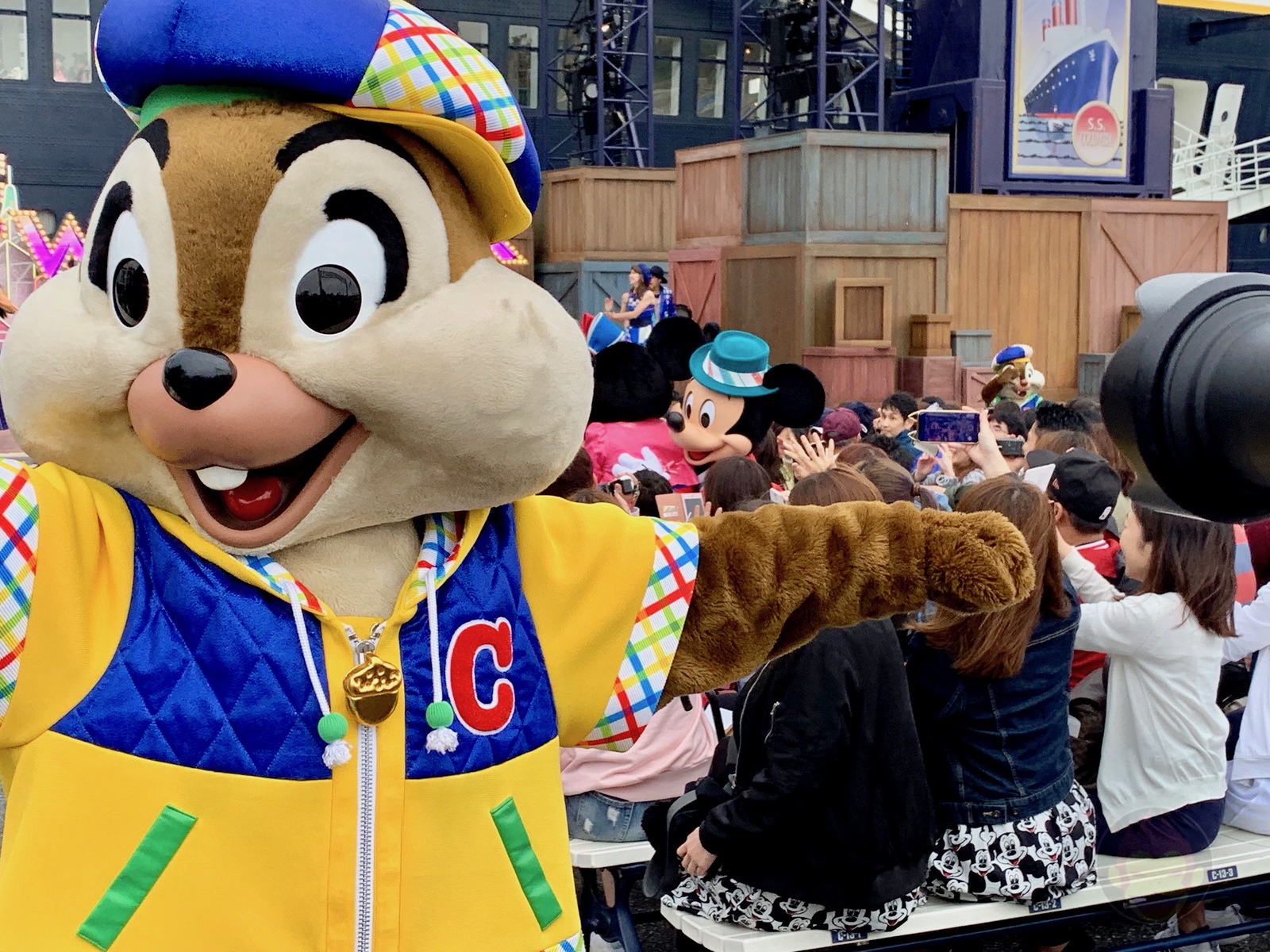 Have fun at disney sea with 2yr daughter 17