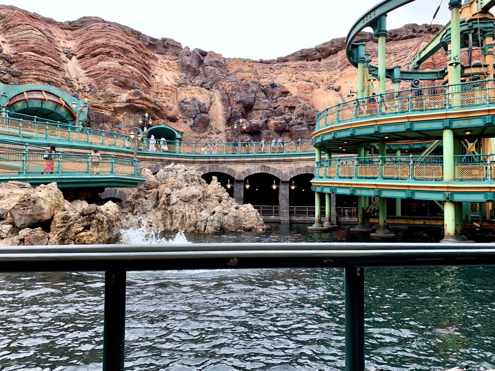 Have fun at disney sea with 2yr daughter 22