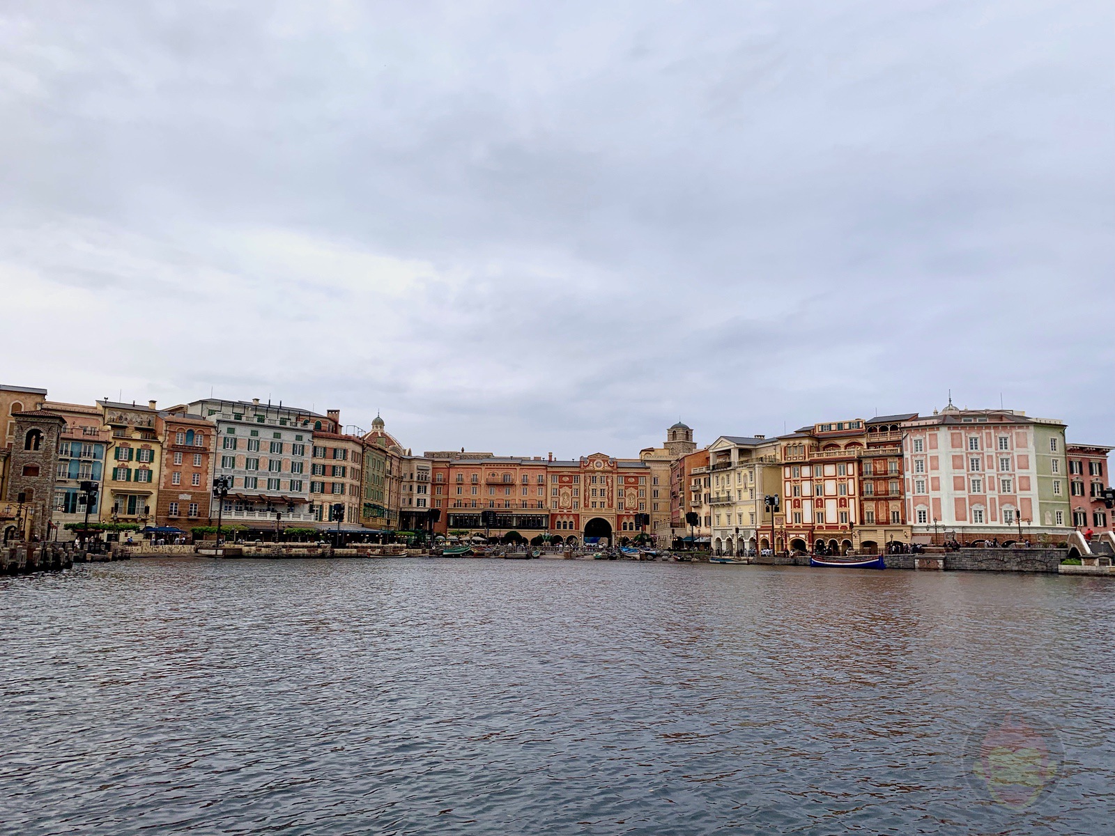 Have fun at disney sea with 2yr daughter 24