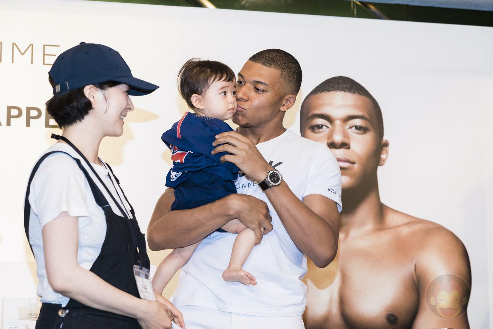 Kylian Mbappé Goes to PSJ Tokyo Store 15