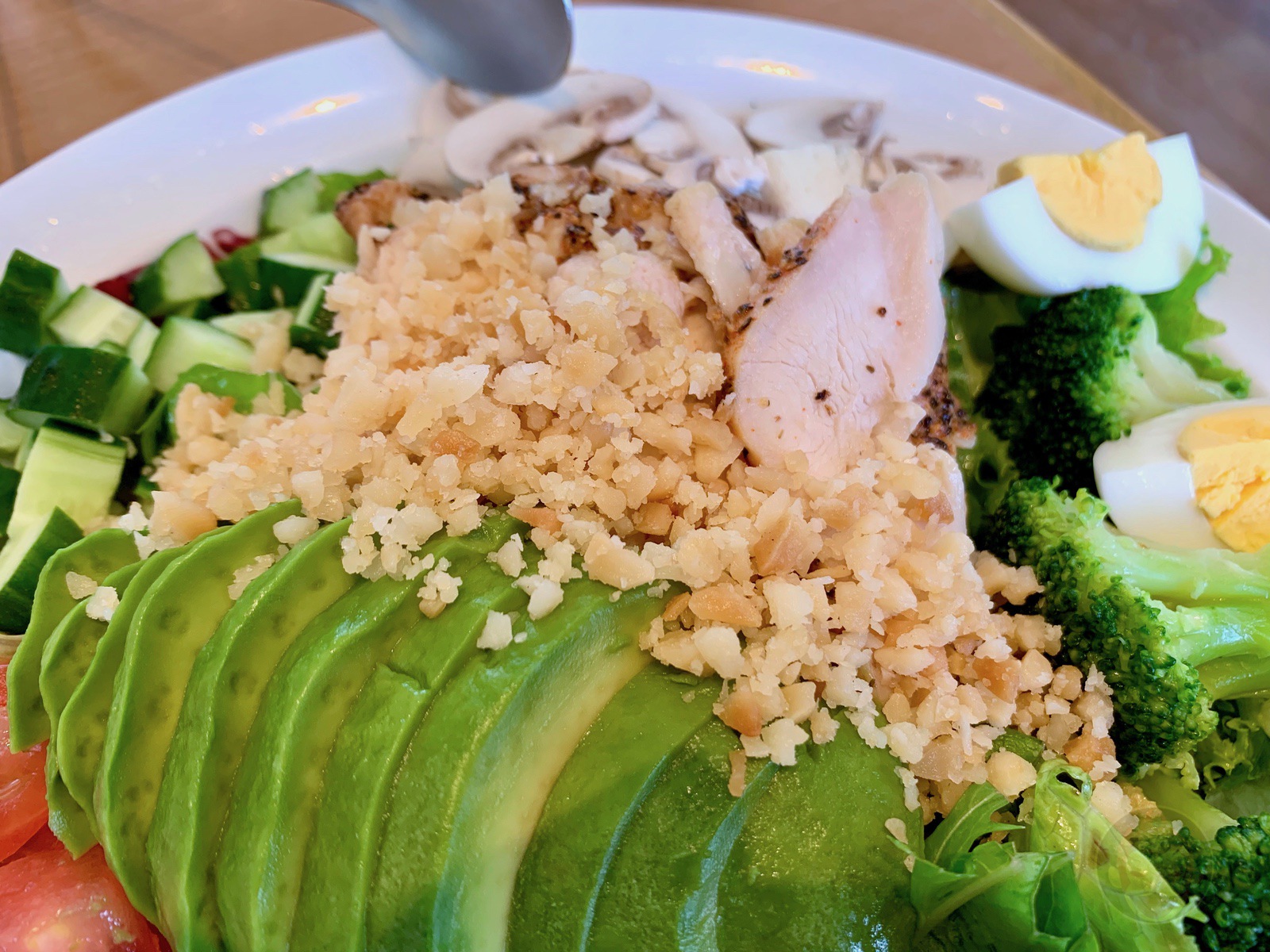 Eggs-n-Things-Crape-and-Cobb-Salad-Ahipoki-22.jpg