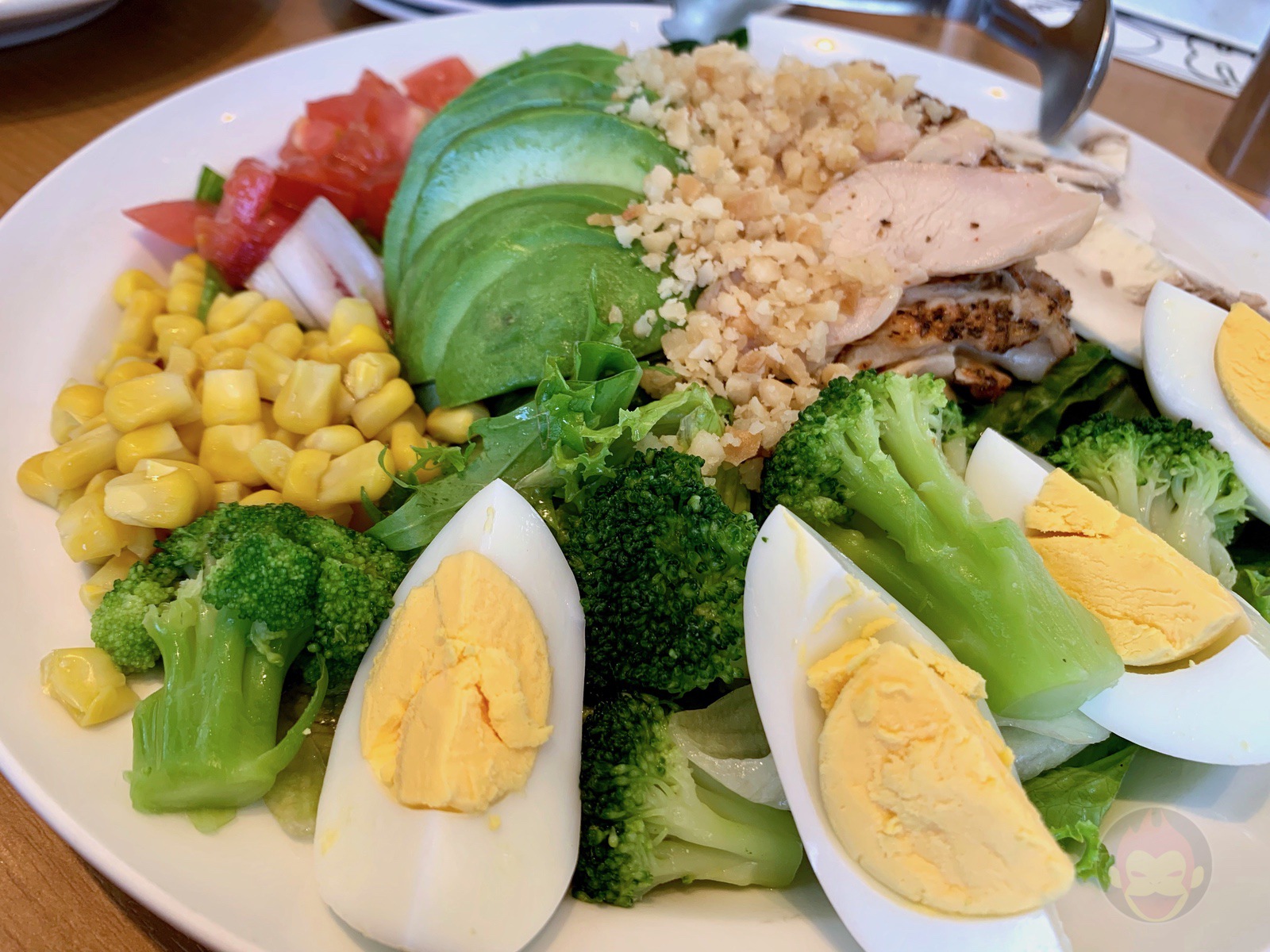 Eggs-n-Things-Crape-and-Cobb-Salad-Ahipoki-23.jpg