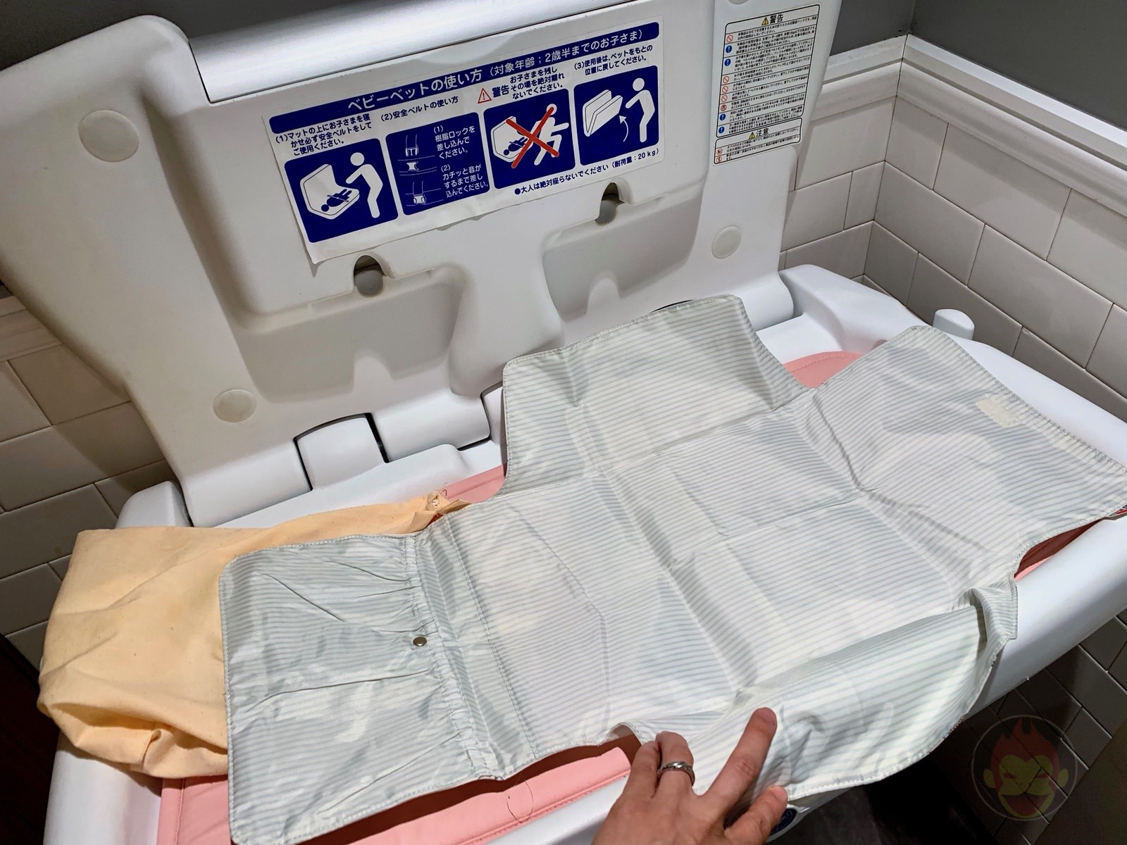 Dad and daughter has fun together and mom gets a day off 07