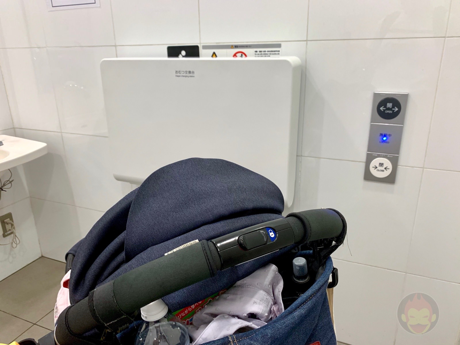 Dad and daughter has fun together and mom gets a day off 09