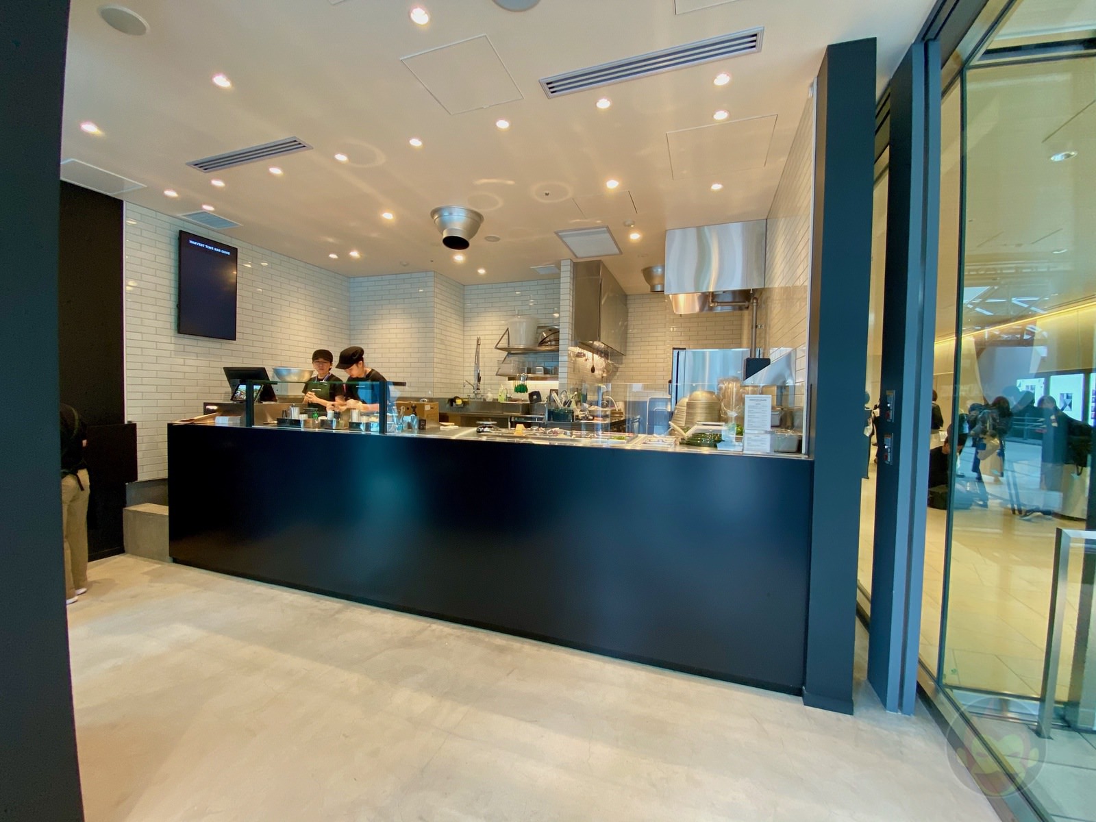 Crisp Salad Works Shibuya Scramble 04