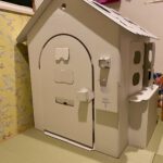 Cardboard-house-for-my-daughter-02.jpeg