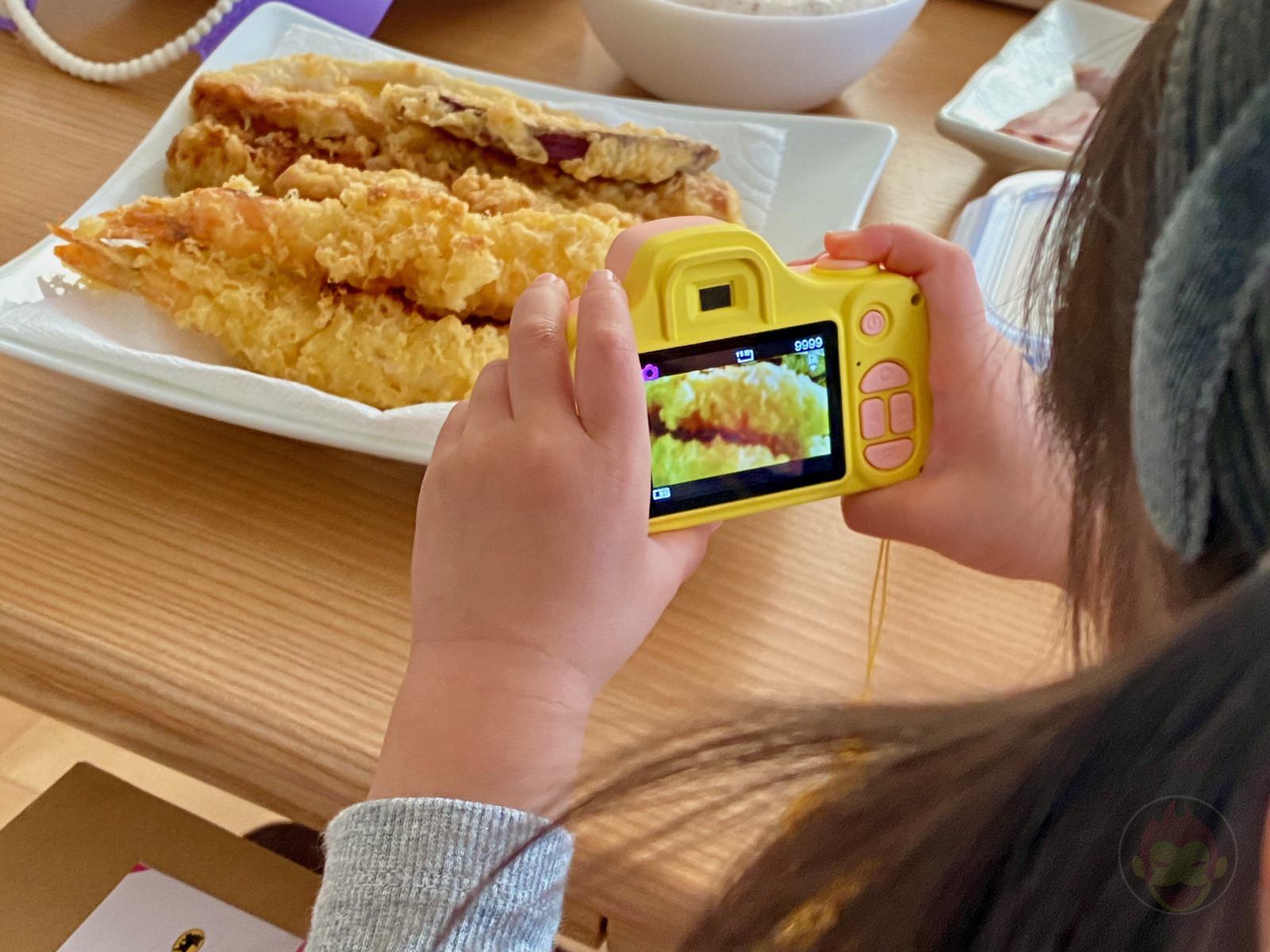 Buying Tenpura with my daughter 08