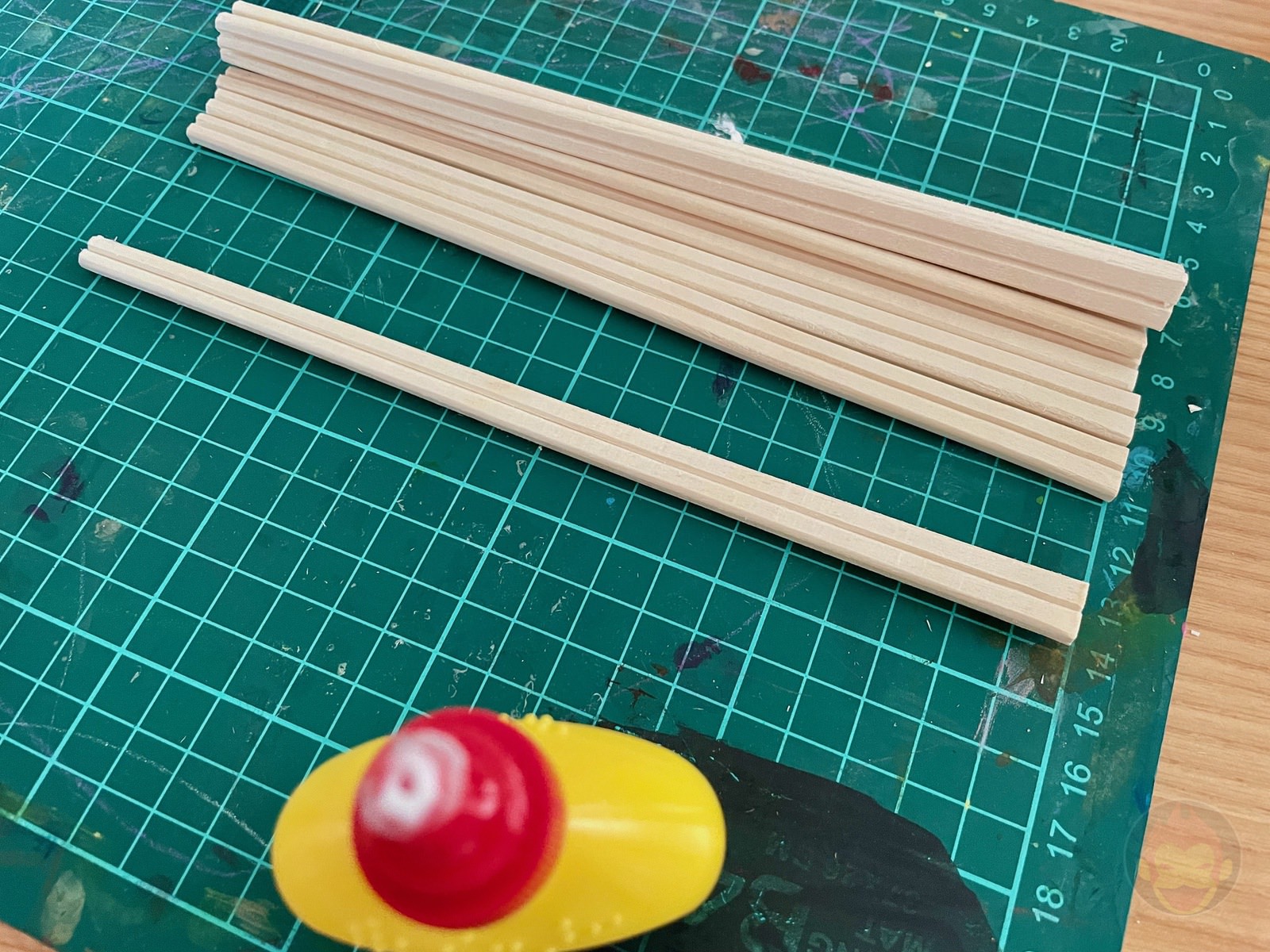 Building-a-Bench-with-chopsticks-03.jpg
