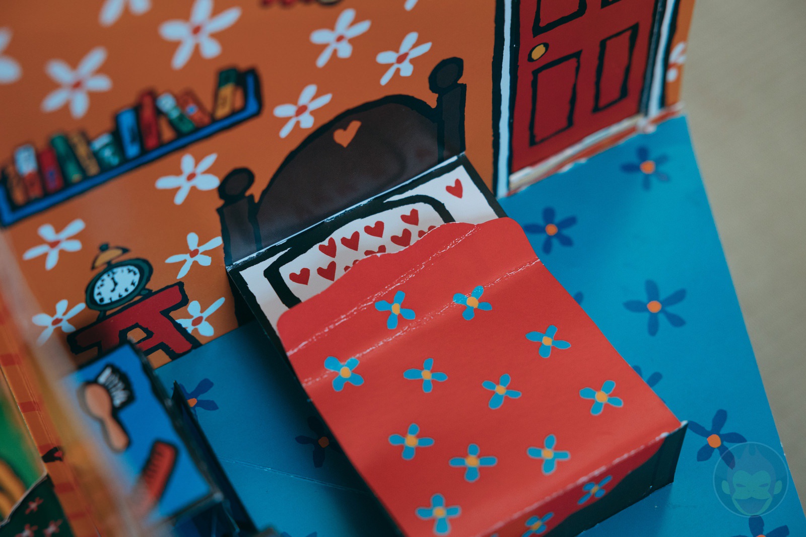 Maisy Book that becomes a doll house 06